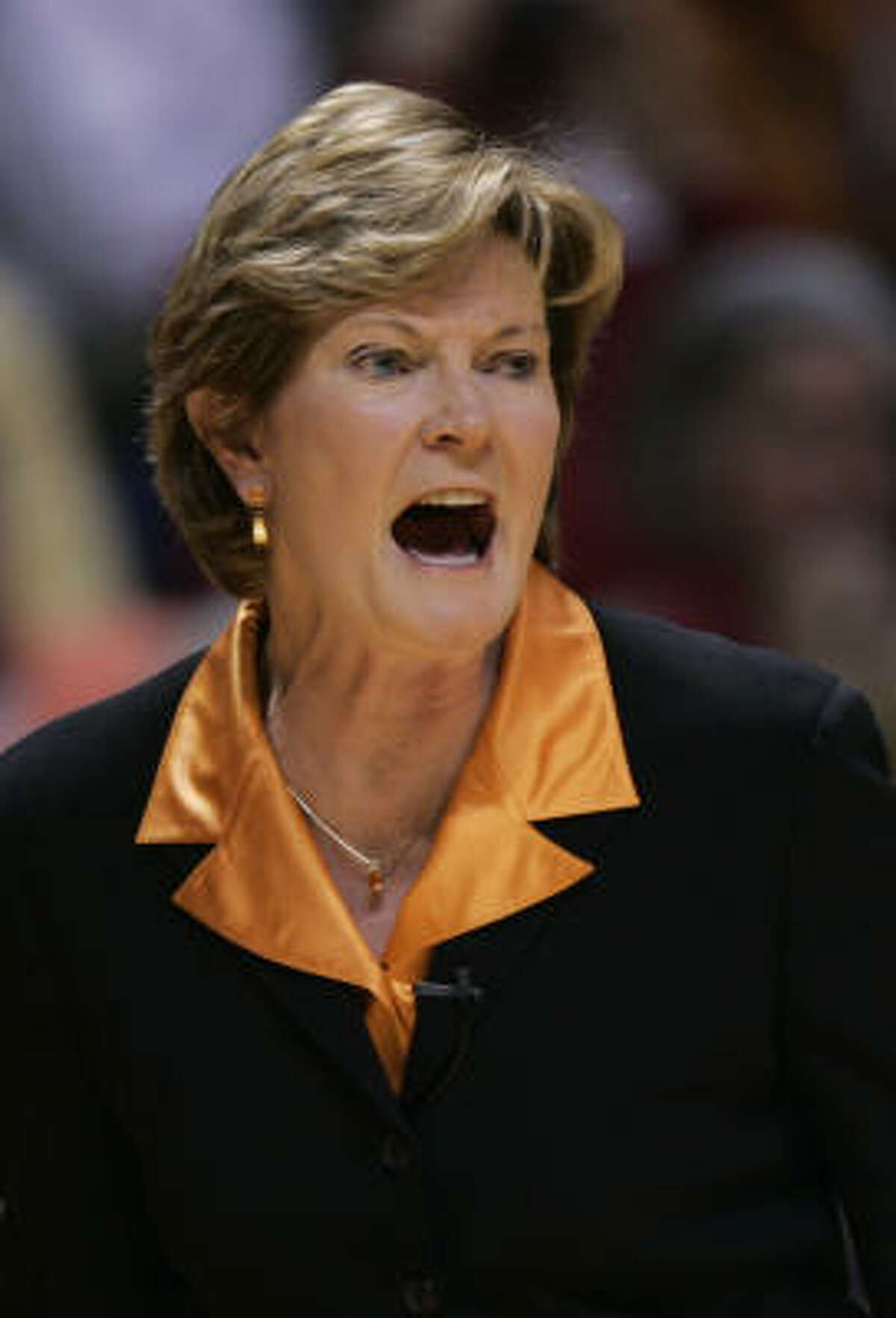 Pat Summitt Gets No 1 000