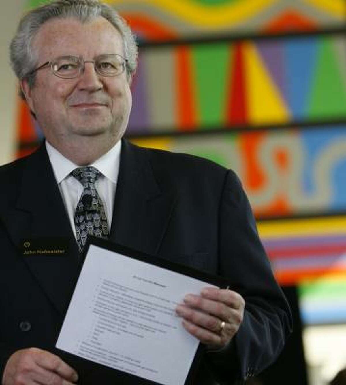 Update 1-Former Shell U.S. President John Hofmeister Dies At 73 – HBYRGQ