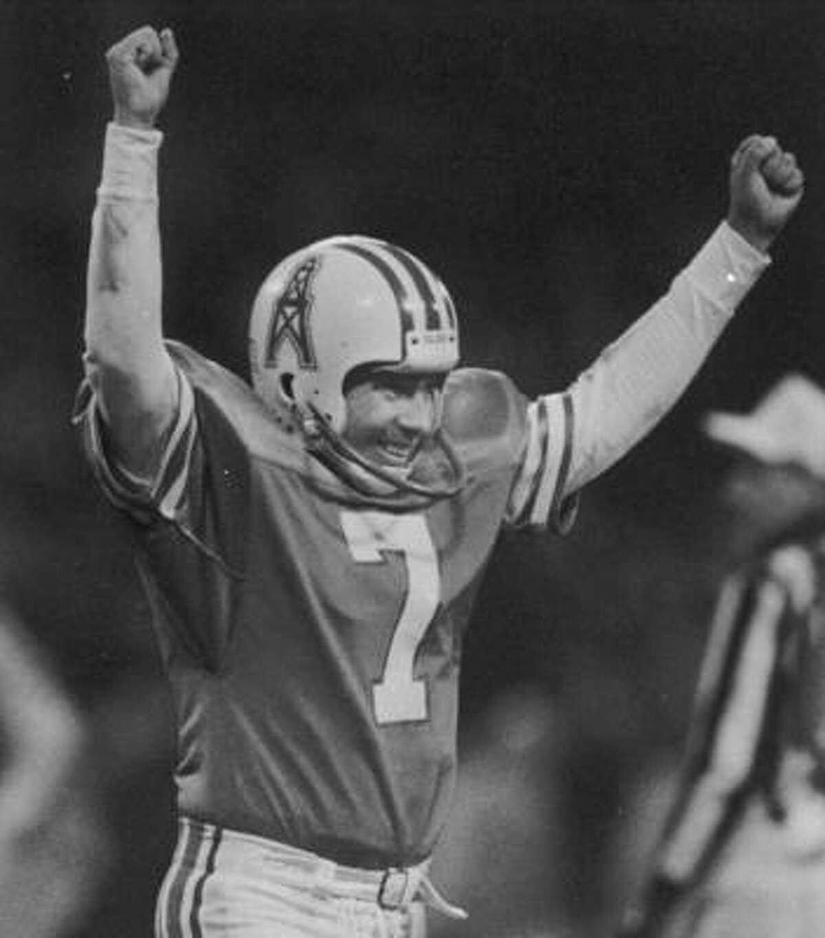 1987: Oilers 23, Seahawks 20 (OT) Warren Moon threw for 273 yards and a touchdown in his first playoff game, and Tony Zendejas made a 42-yard field goal with 7:55 left in overtime. The Seahawks had tied the score with just 26 seconds left in regulation on Dave Krieg’s 12-yard TD pass to Steve Largent.