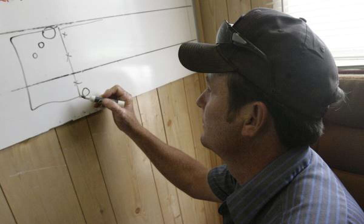 Daisetta's sinkhole raises safety issues