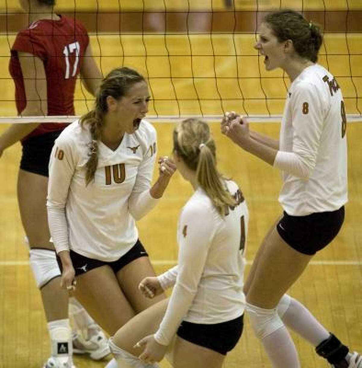 UT volleyball squad gets boost from area duo