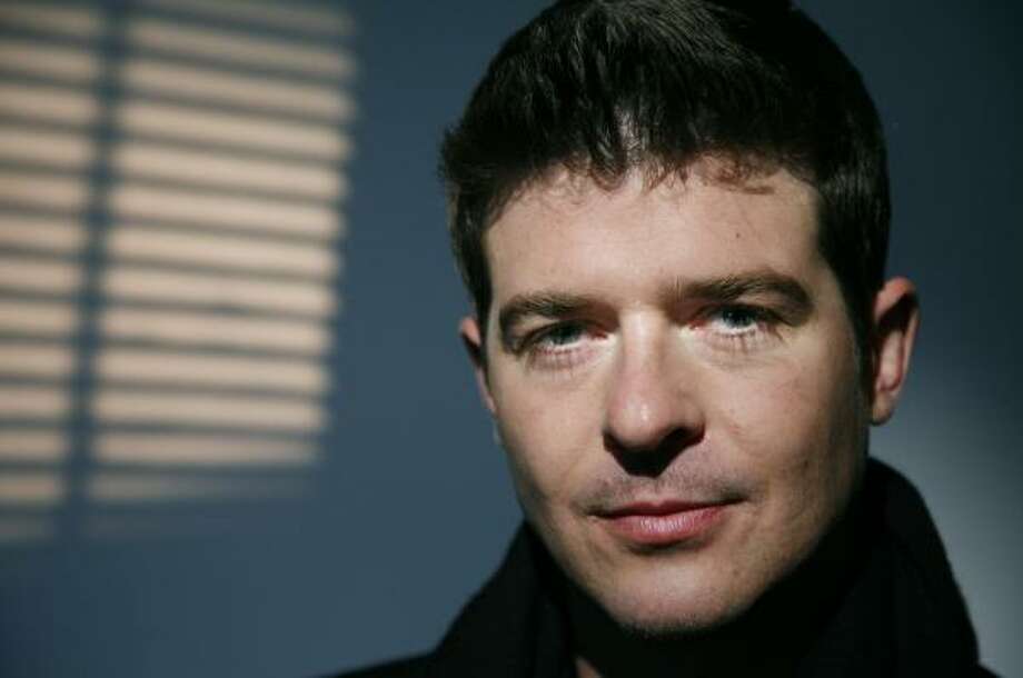 Robin Thicke Surpassing R B Boundaries Houston Chronicle