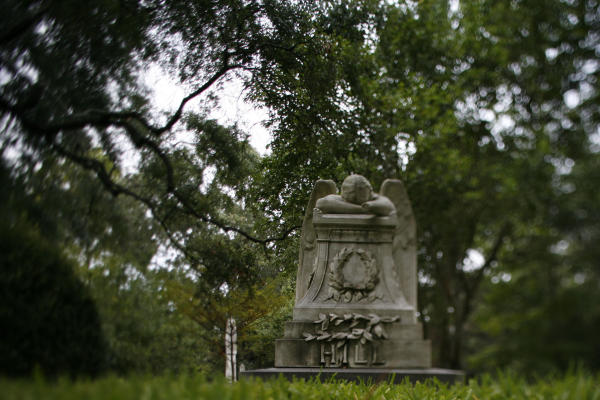 Glenwood Cemetery Is A Place To Rest Reflect   RawImage 