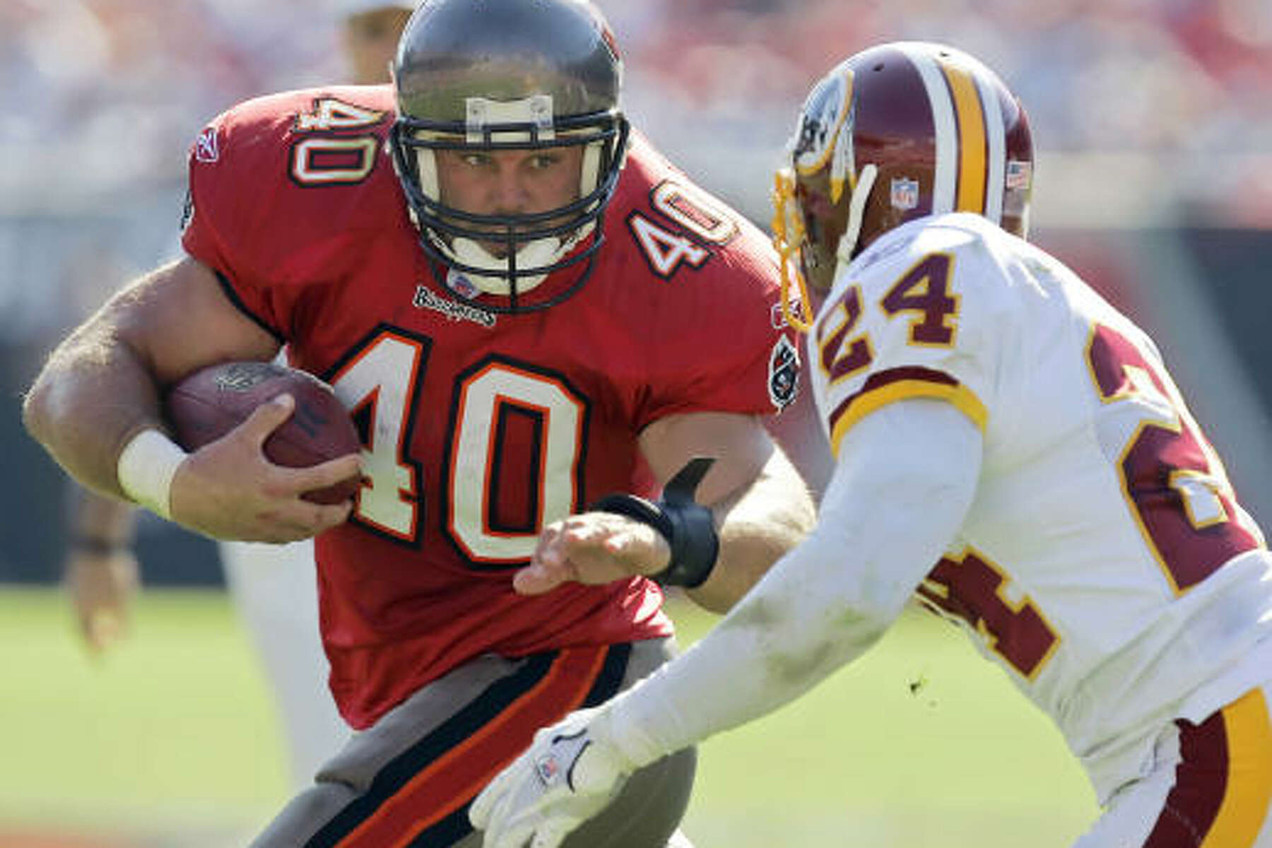 Tampa Bay's Alstott announces retirement