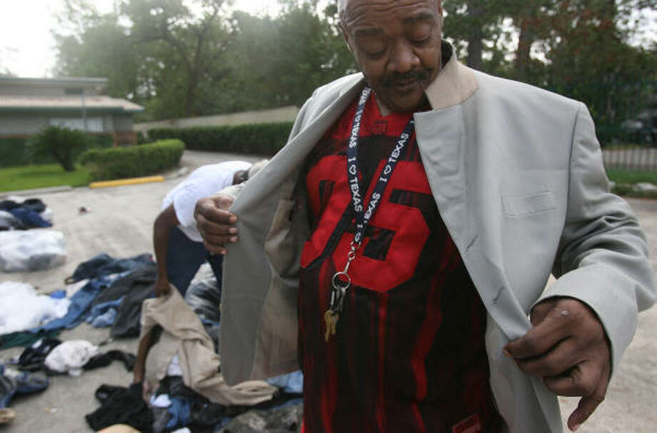 County Inmates Set Clothes Free For Homeless Houston Chronicle