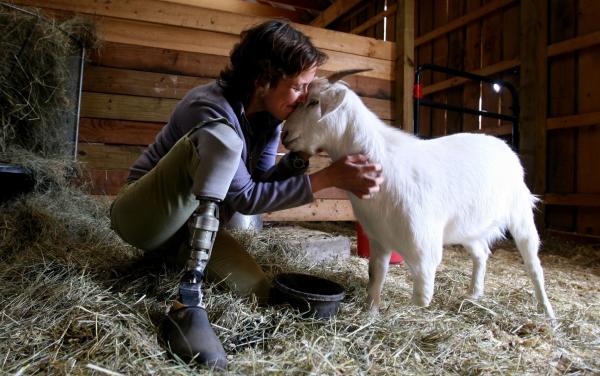 Amputee goat finds a friend in amputee animal activist