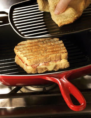 le creuset panini pan