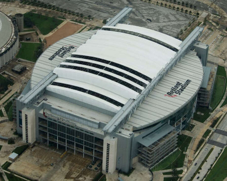 RELIANT STADIUM AFTER IKE - Houston Chronicle