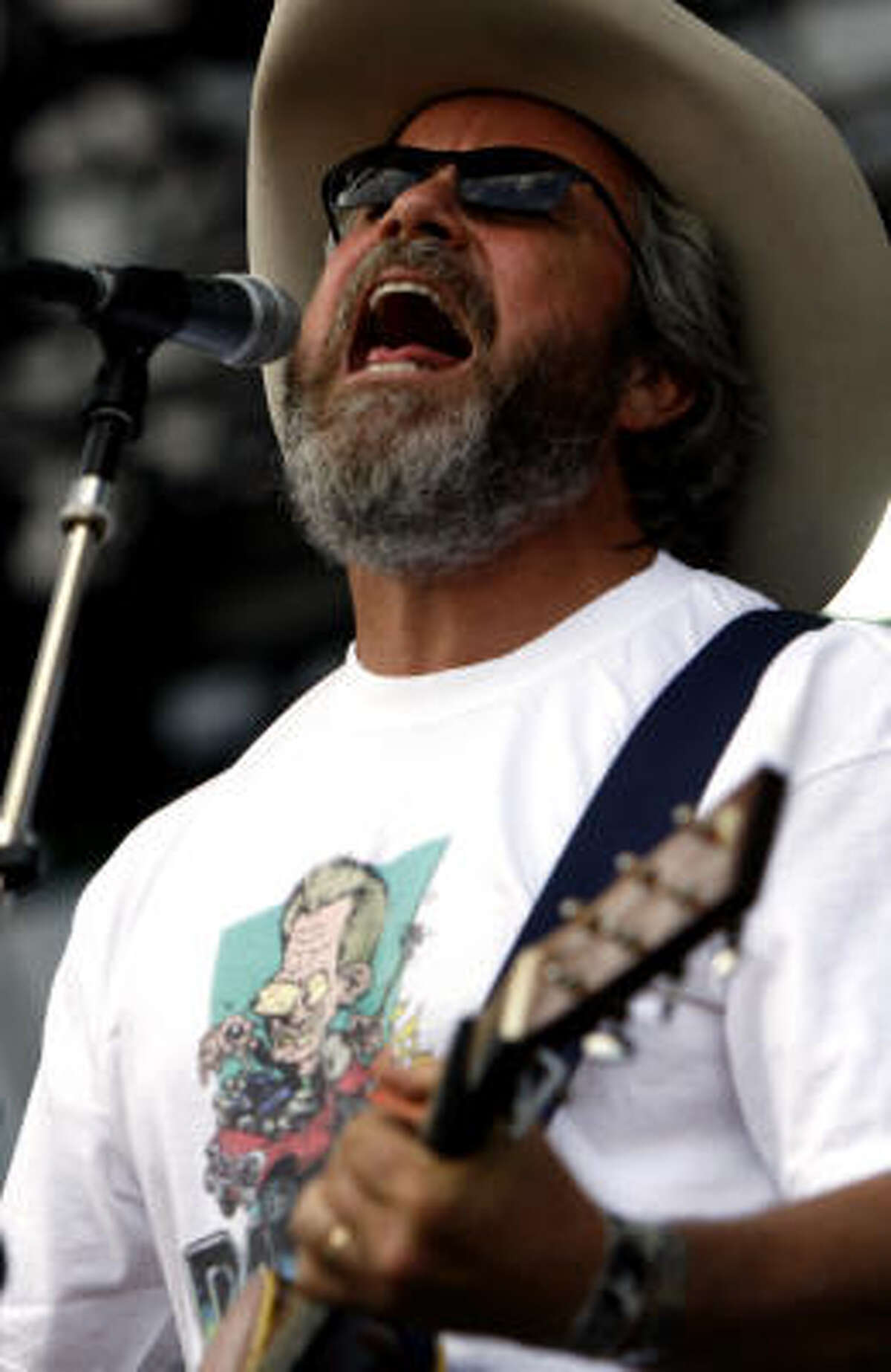 Robert Earl Keen hits Houston