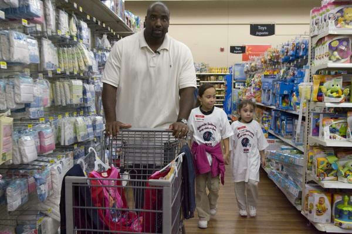 KIDS GO SHOPPING WITH EPHRAIM SALAAM