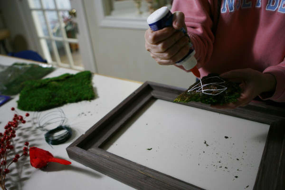 HOW TO MAKE A MOSS WREATH