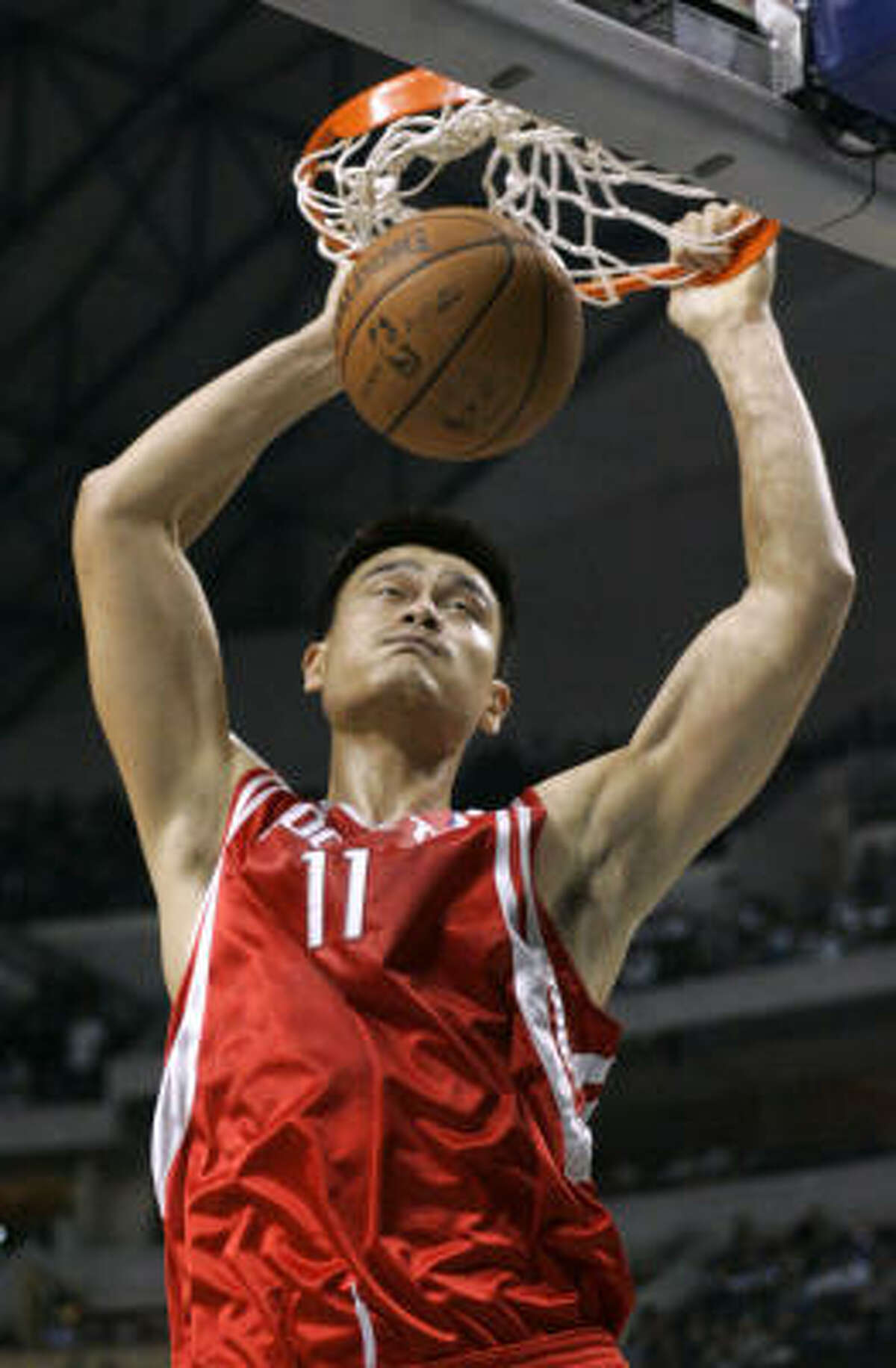 Rockets' Dwight Howard happy for Yao Ming's Hall of Fame election