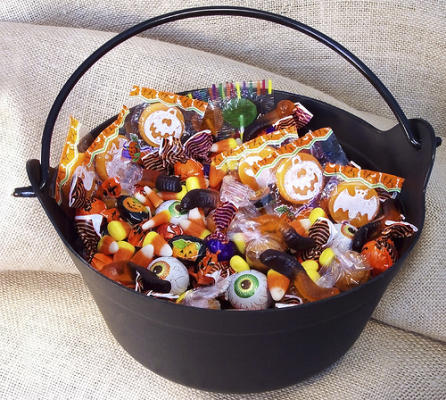 Mint Candy Rockets Razor blade, needles hidden into Halloween candy