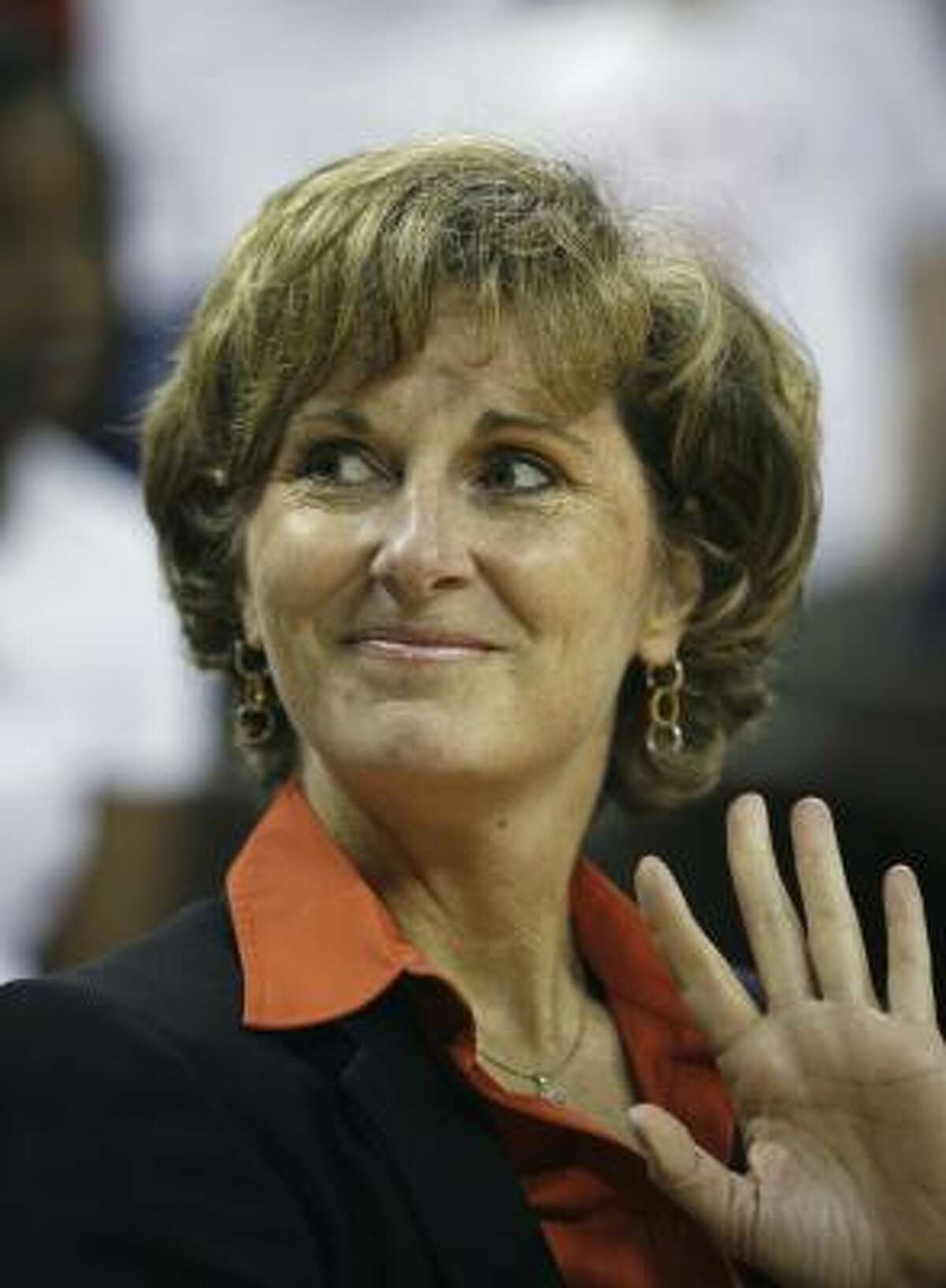 Gail Goestenkors had a 396-99 record at Duke and built the Blue Devils into a national power before heading west.