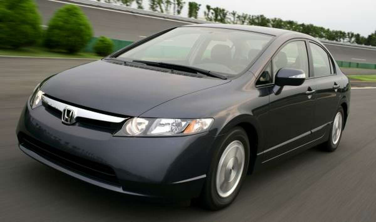 Lawsuit against Honda challenges hybrid mileage claims