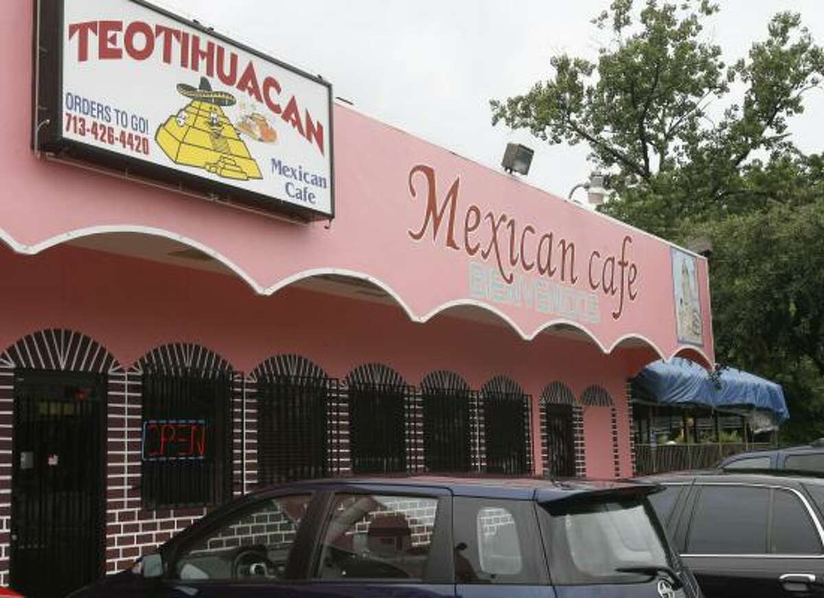 Teotihuacan would be hard to miss because of its bright facade, not to mention the food.