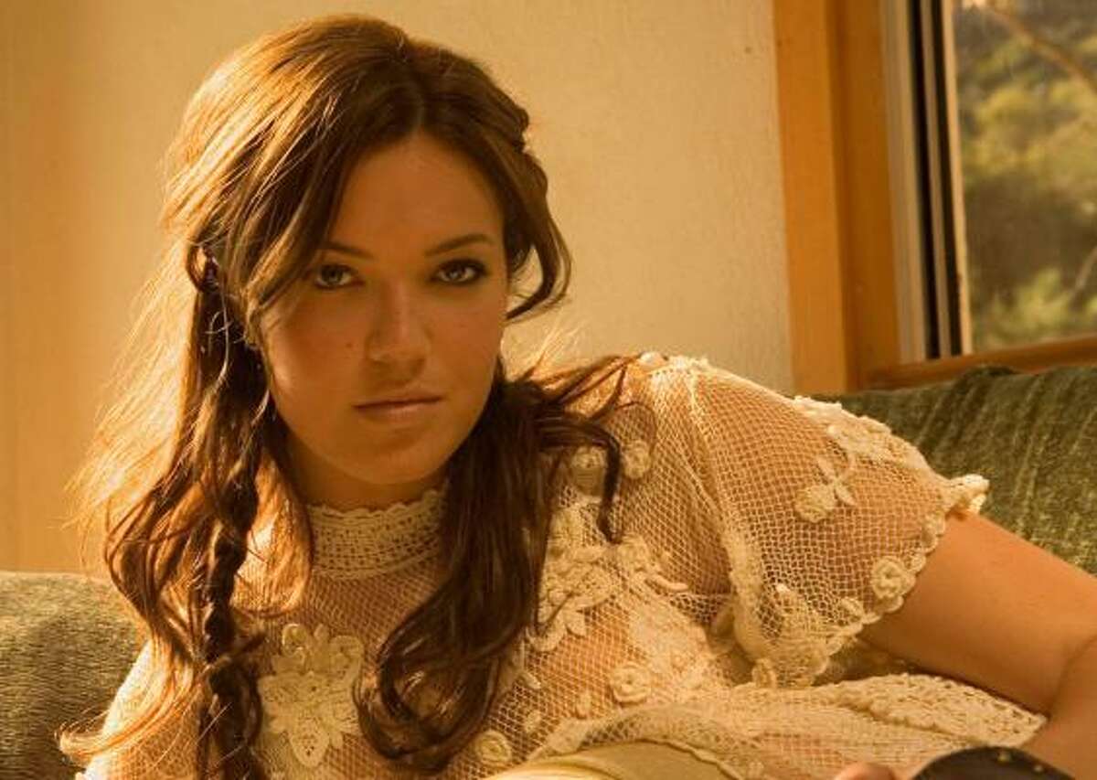 Mandy Moore has conquered music, movies and TV. Now she tours with her band. She comes to the Verizon Wireless Theater on Saturday.