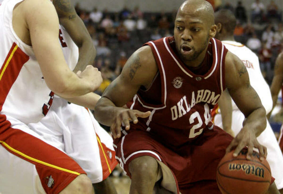 Oklahoma forward Nate Carter sparked Oklahoma's comeback after blowing a 14-point lead.