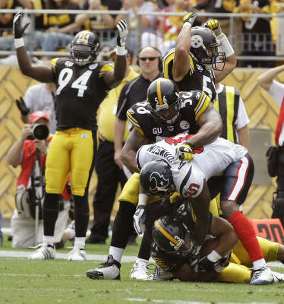 Pittsburgh Steelers Troy Polamalu returns an interception for 38