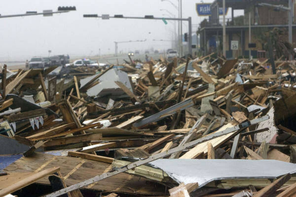Galveston suffers direct hit from Hurricane Ike