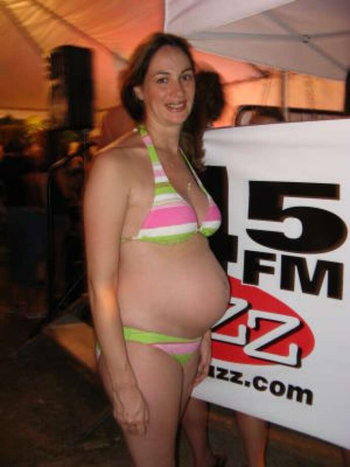 2 bikini contest pregnant
