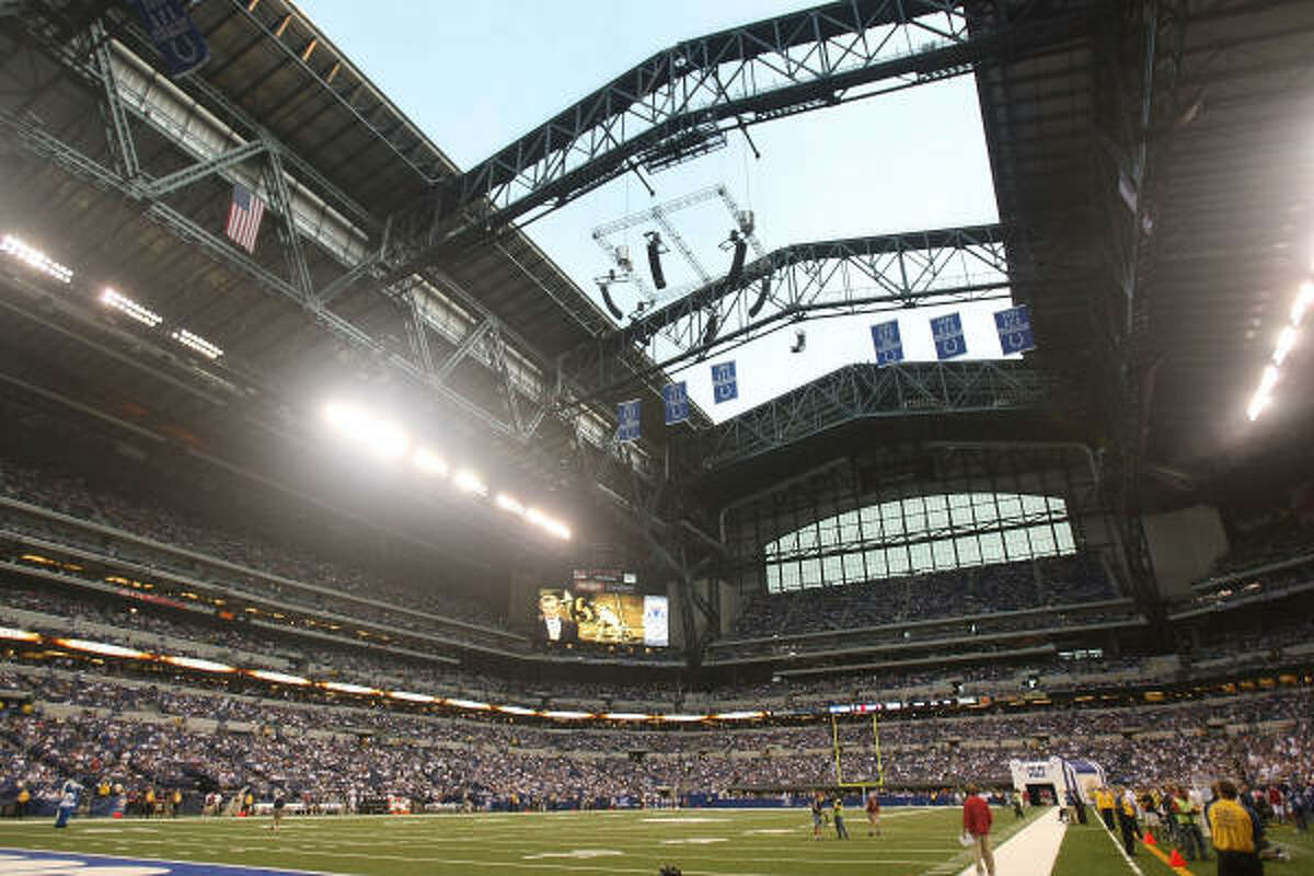 Indianapolis Colts to begin preseason at Lucas Oil Stadium