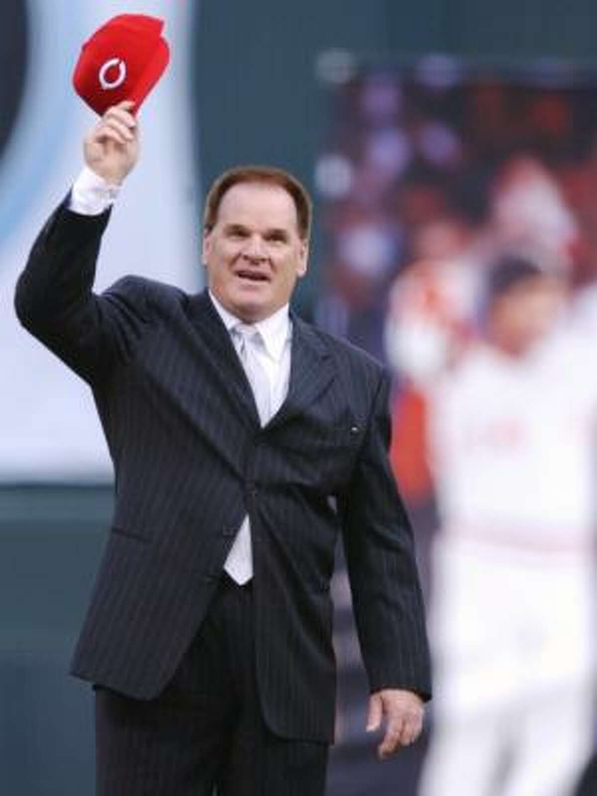 Reds retire Hit King Pete Rose's No. 14