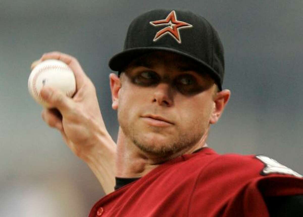 Astros' pitcher Brandon Backe throws in the first inning against the Pittsburgh Pirates.