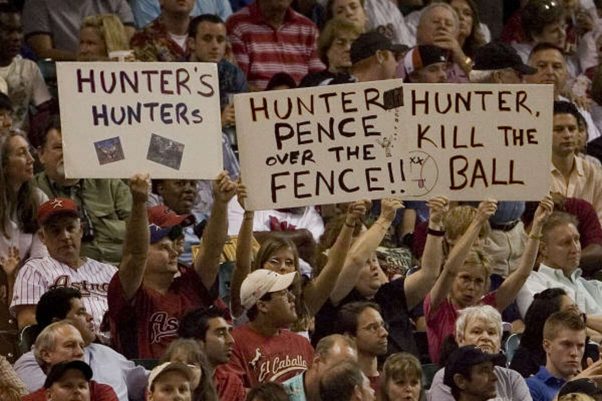 Hunter Pence Signs