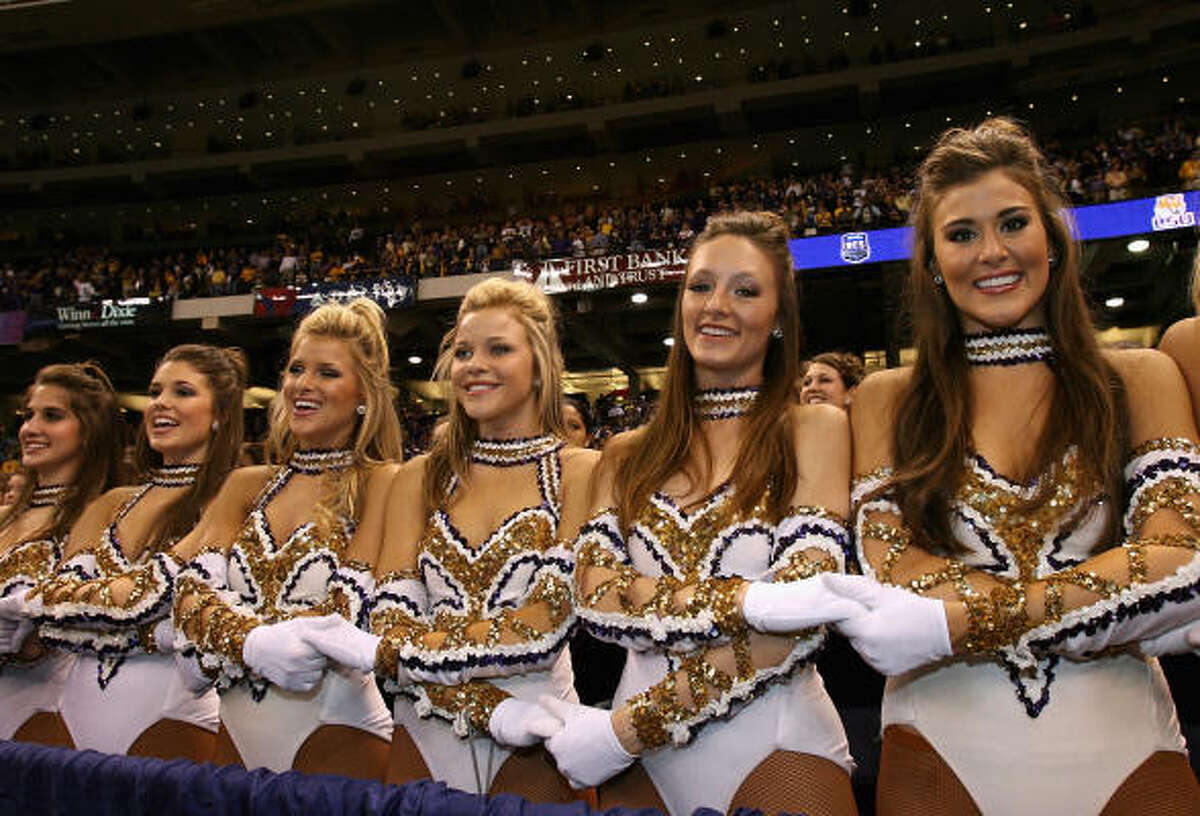 Four Texas squads make 'hottest cheerleaders' list