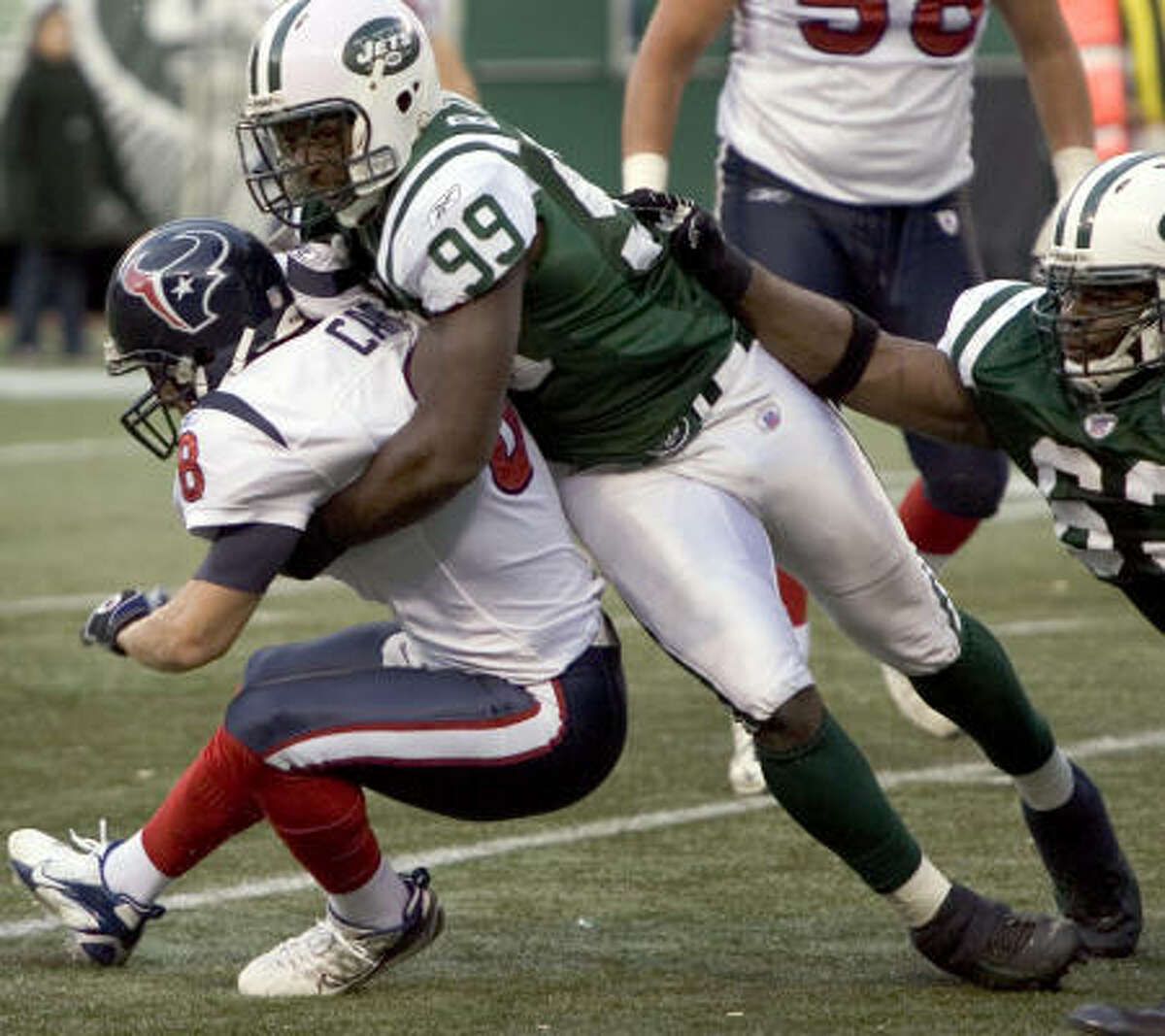 David Carr passed for 321 yards against the Jets but was only able to lead the Texans to 11 points.