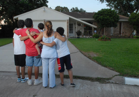 immigrants buying homes