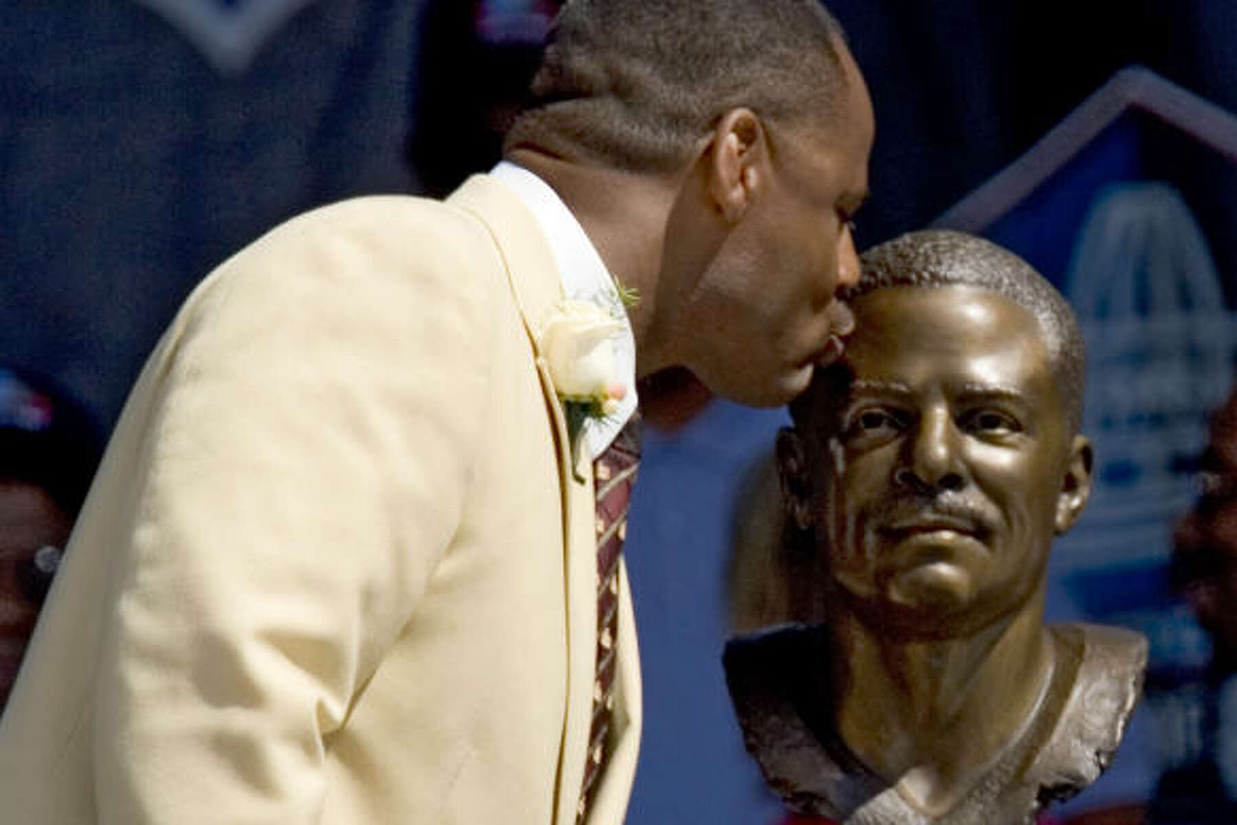 Minnesota Vikings Podcast: Warren Moon Joins, Relives Journey as an African  American to Hall of Fame Quarterback