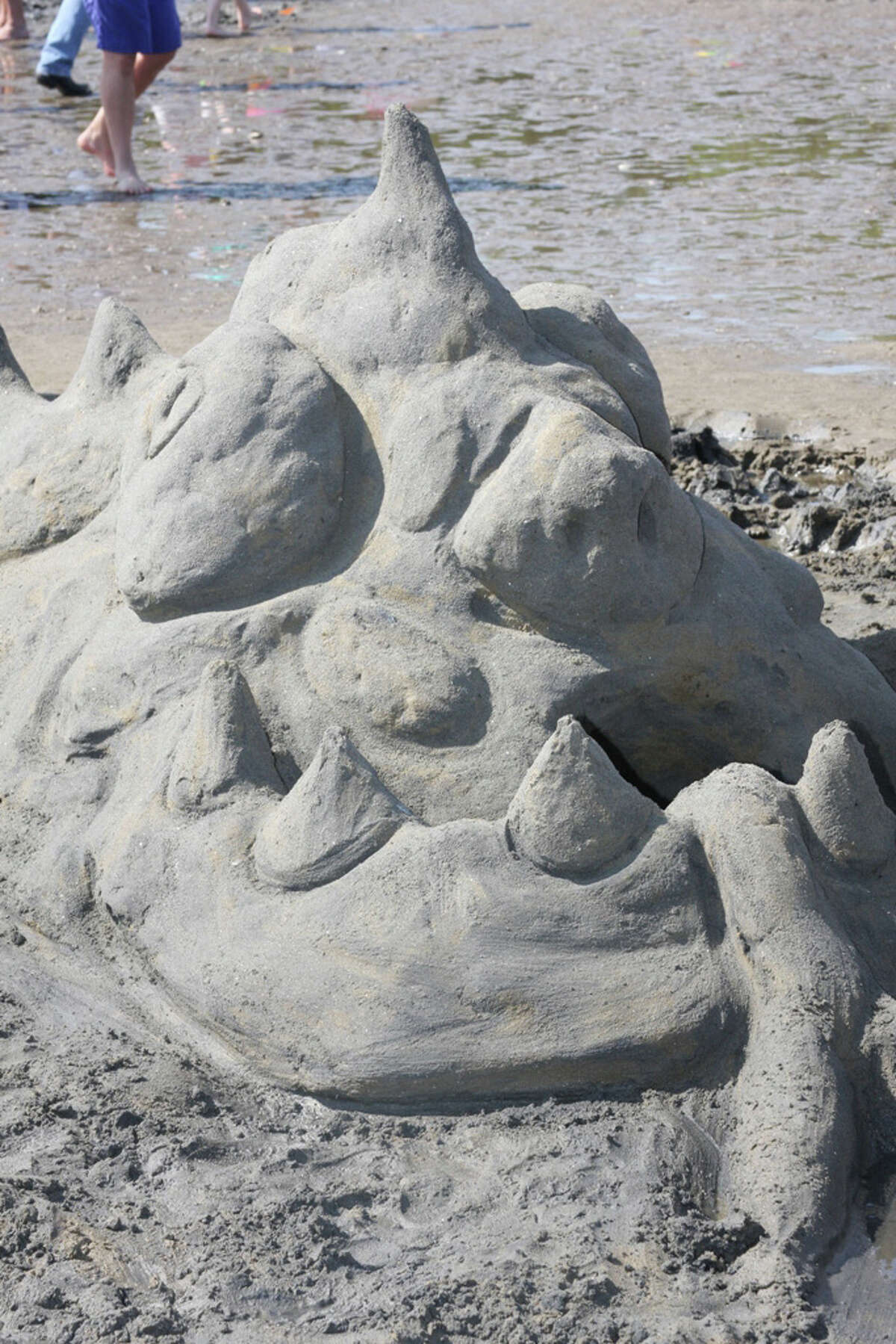 Everyone's an artist at Milford Sand Sculpture contest