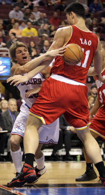 ROCKETS OFFER WEAK SHOWING IN PHILLY