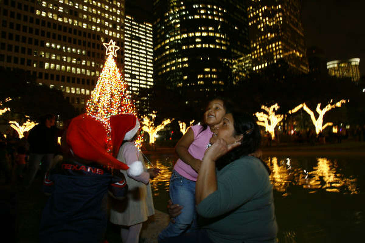 Downtown tree lighting