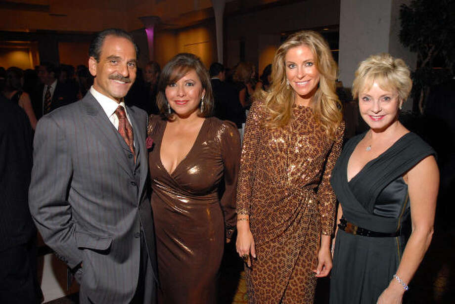 UNA NOTTE IN ITALIA - Houston Chronicle