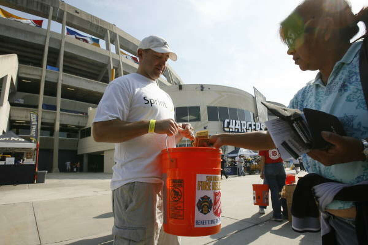 Governor Participates in Chargers vs. Texans Coin Toss