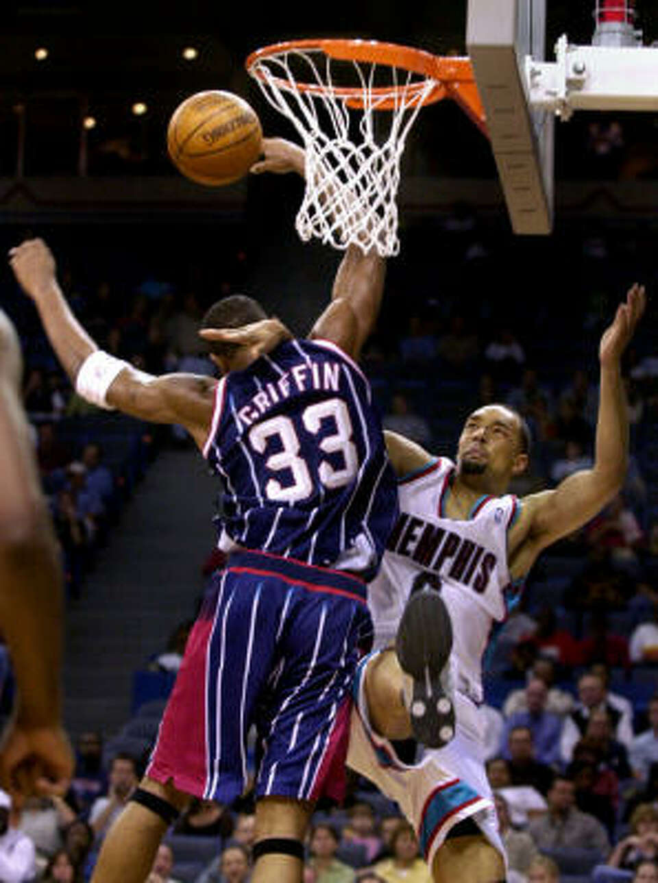 Former Rocket Eddie Griffin buried, image size:960x1289