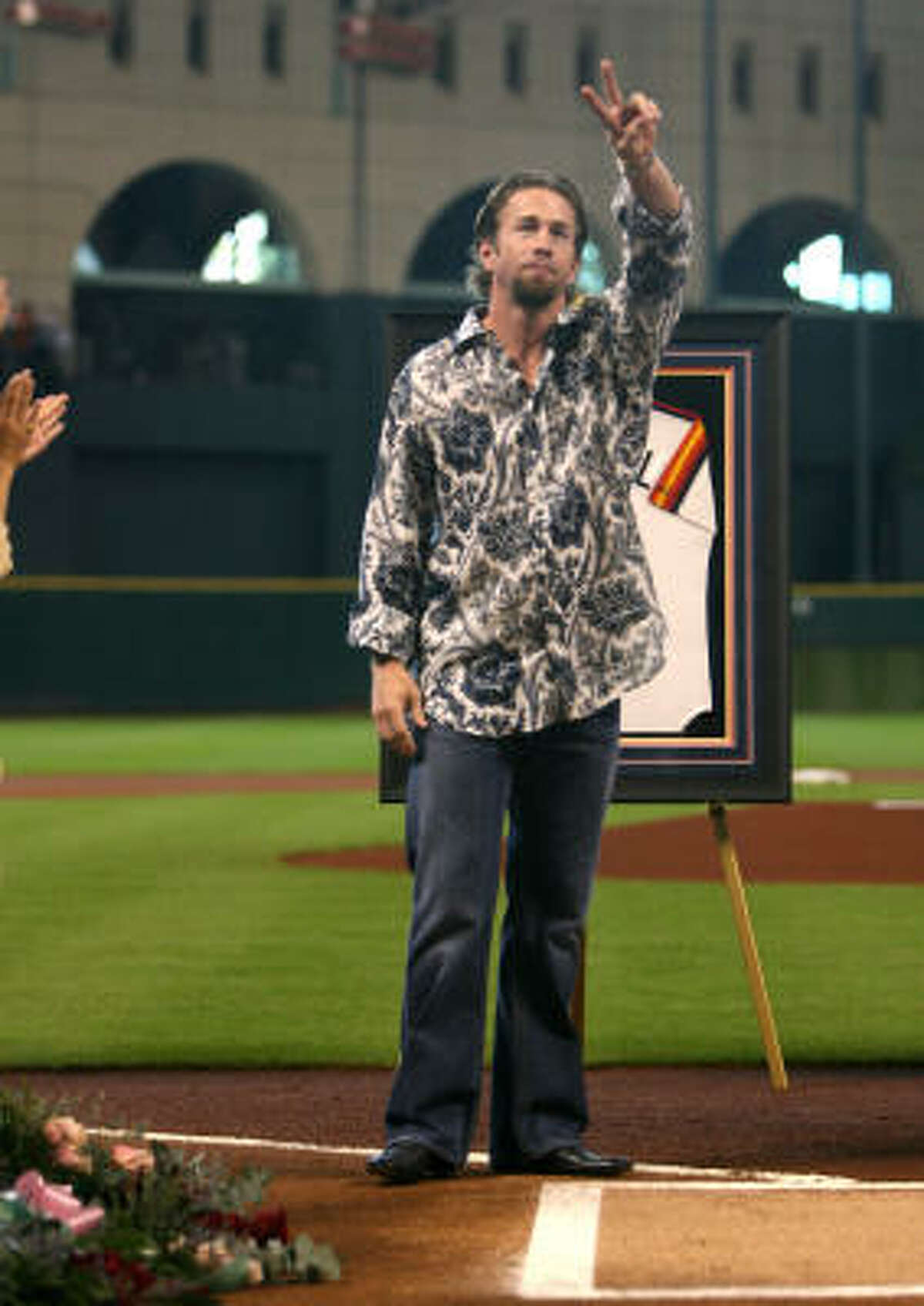 Former Hartford Star Jeff Bagwell's Number 5 Retired by Houston Astros -  America East Conference