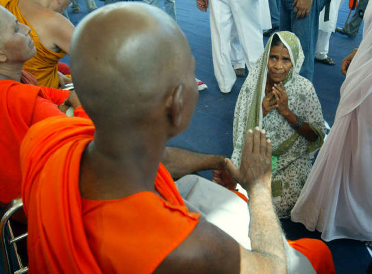 Thousands Convert To Buddhism In India