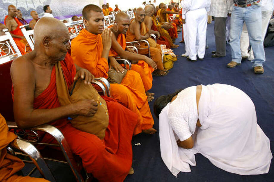 Thousands Convert To Buddhism In India Houston Chronicle