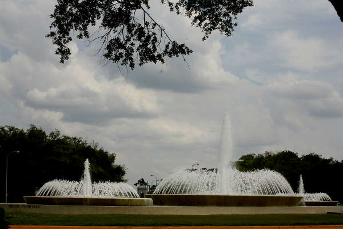 Fountain A Houston Landmark