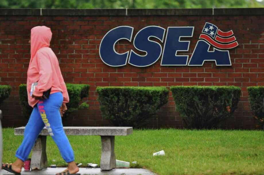 New York extends agreement for CSEA, PEF