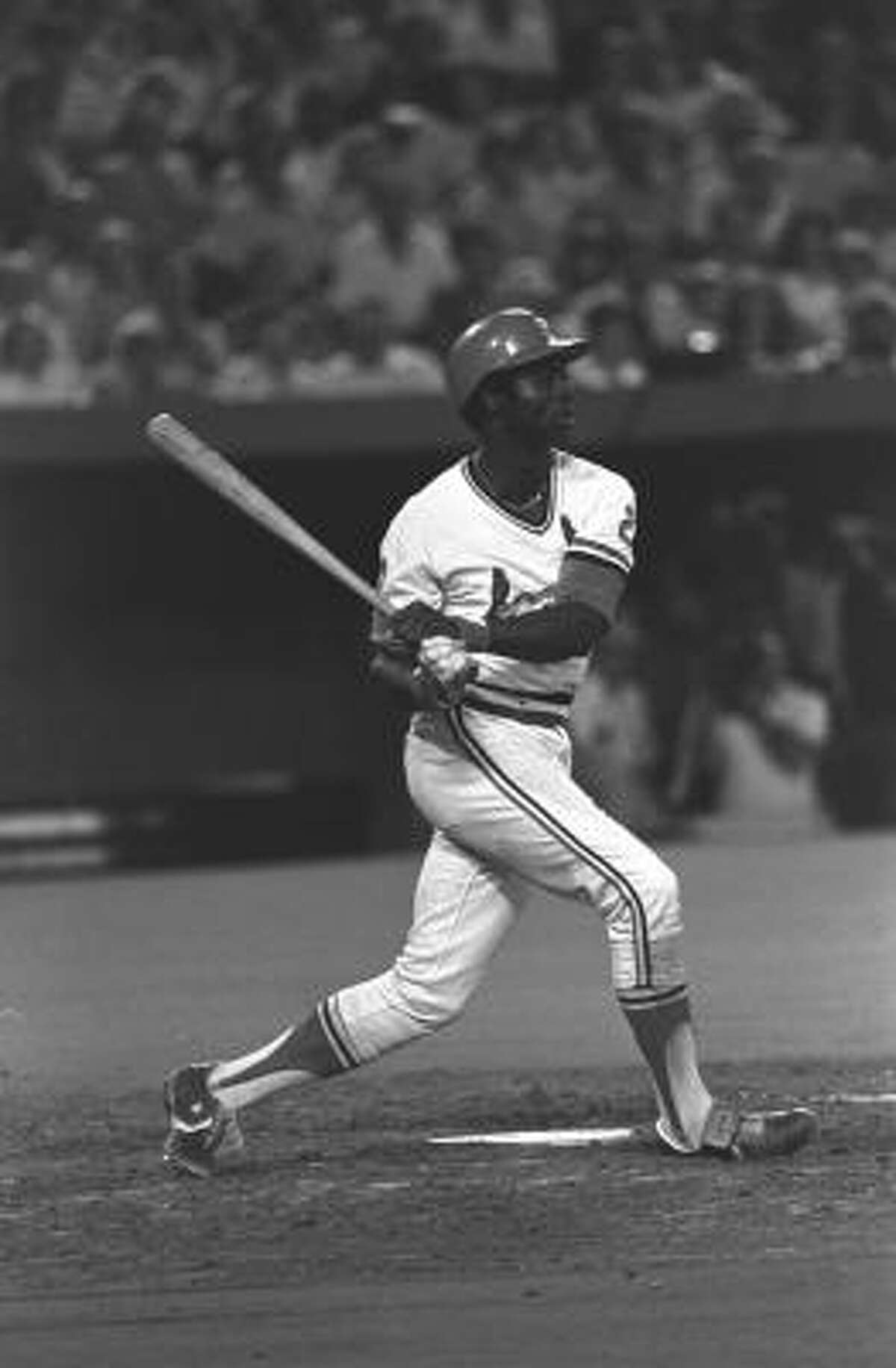 Hall of Fame outfielder Lou Brock dies at age 81