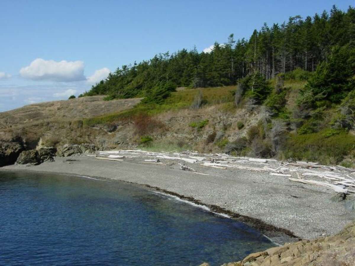 A beach on Allan Island.