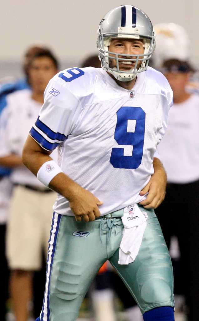 Dallas Cowboys Qb Tony Romo is all smiles during the 2010 NFL Pro