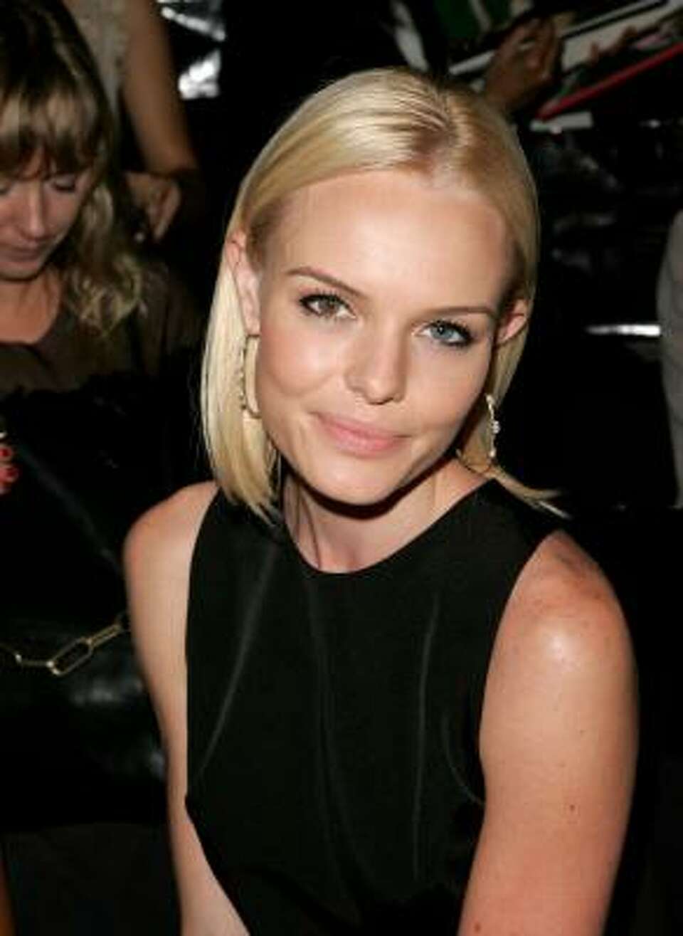 Celebrity defects, image size:960x1315