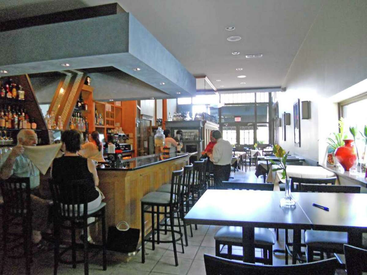EatDrinkShopCook: Big culinary dream, small Westport restaurant