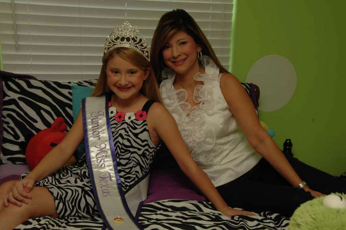 Pearland Mom Daughter Share Same Hobby Pageantry